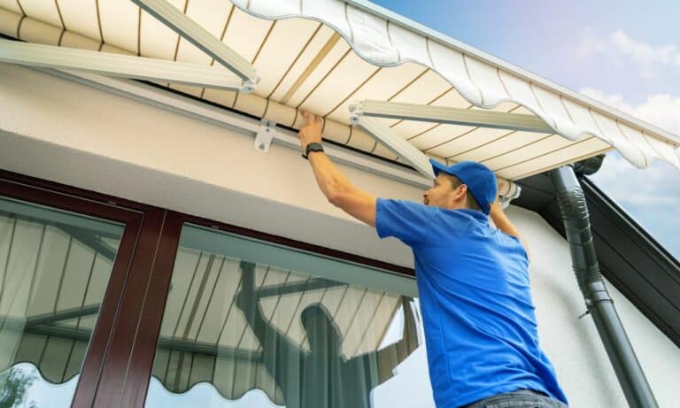 Beneficios de tener un toldo en tu terraza o balcón